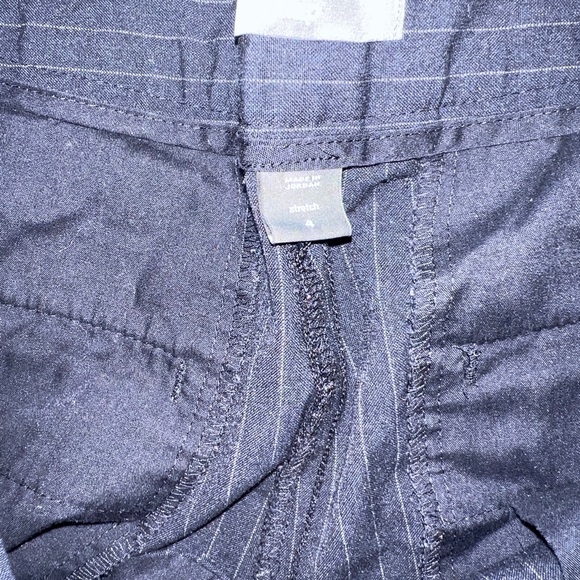 GAP Size 4 Women's Dress Shorts Pants Stretch Inseam 4.5, Four Pockets, Striped - Picture 4 of 7